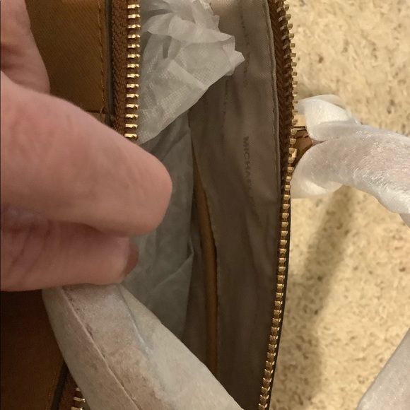 Michael Kors NWT Jet Set Leather Tote - Picture 6 of 6